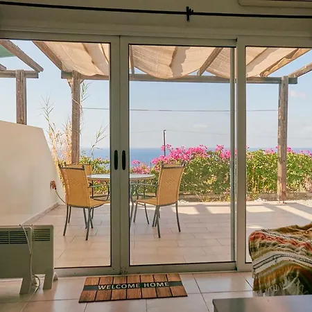 Stunning View & A Tranquil Mood 2 Br *