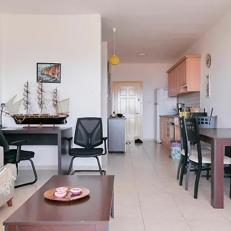 Stunning View & A Tranquil Mood 2 Br Apartment